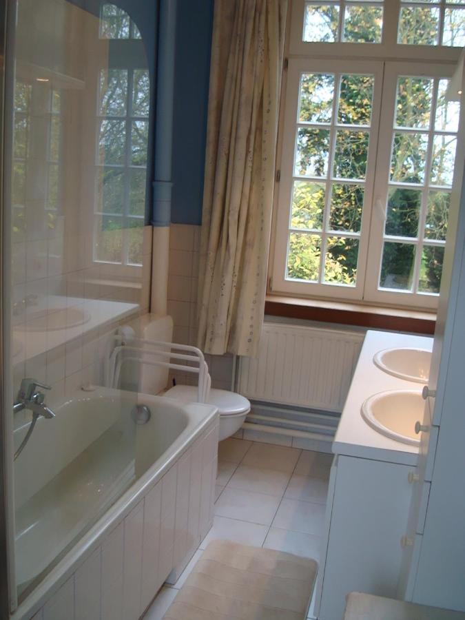 B&B Chateau Bagatelle Frasnes-lez-Anvaing Room photo